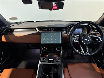2022 Jaguar XF - Thumbnail