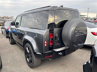 2022 Land Rover Defender - Thumbnail