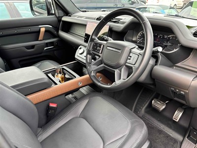 2022 Land Rover Defender - Thumbnail