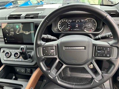 2022 Land Rover Defender - Thumbnail