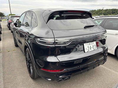 2020 Porsche Cayenne - Thumbnail