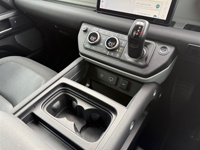 2020 Land Rover Defender - Thumbnail