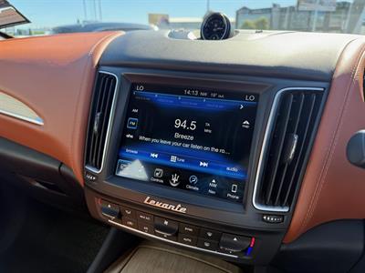 2017 Maserati Levante - Thumbnail