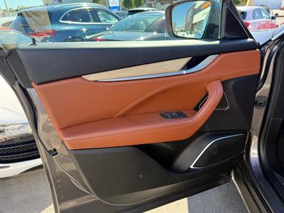 2017 Maserati Levante - Thumbnail