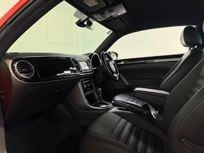 2019 Volkswagen Beetle - Thumbnail