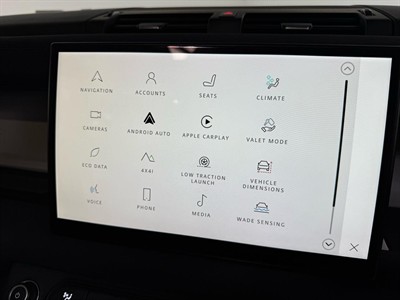 2023 Land Rover Defender - Thumbnail