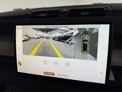 2023 Land Rover Defender - Thumbnail