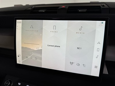 2023 Land Rover Defender - Thumbnail