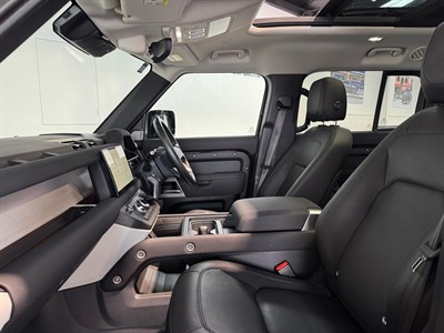 2023 Land Rover Defender - Thumbnail