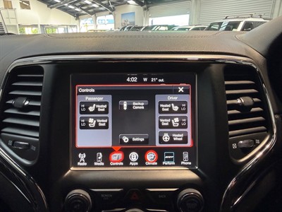 2017 Jeep Grand Cherokee - Thumbnail