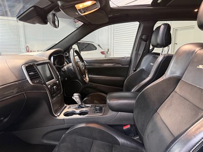 2017 Jeep Grand Cherokee - Thumbnail
