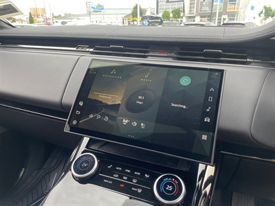 2023 Land Rover Range Rover Sport - Thumbnail