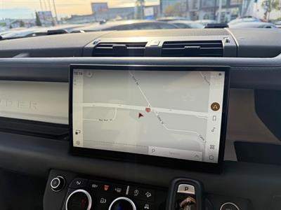 2022 Land Rover Defender - Thumbnail