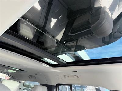 2022 Land Rover Defender - Thumbnail