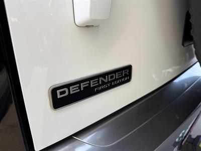 2022 Land Rover Defender - Thumbnail