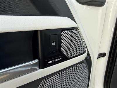 2022 Land Rover Defender - Thumbnail