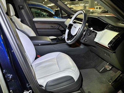 2023 Land Rover Range Rover Sport - Thumbnail